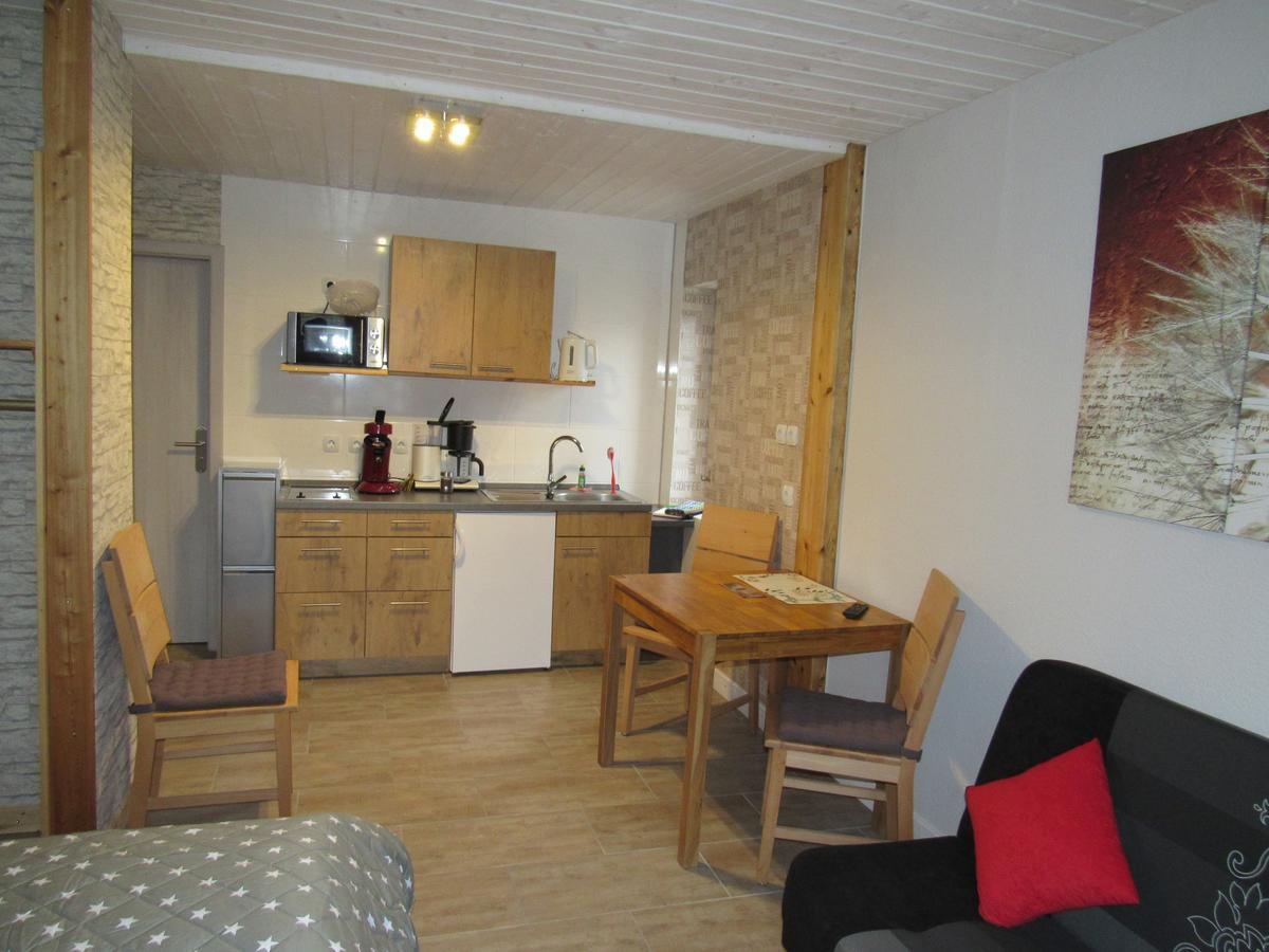Ferienapartments Am Dorfplatz Langscheid  المظهر الخارجي الصورة