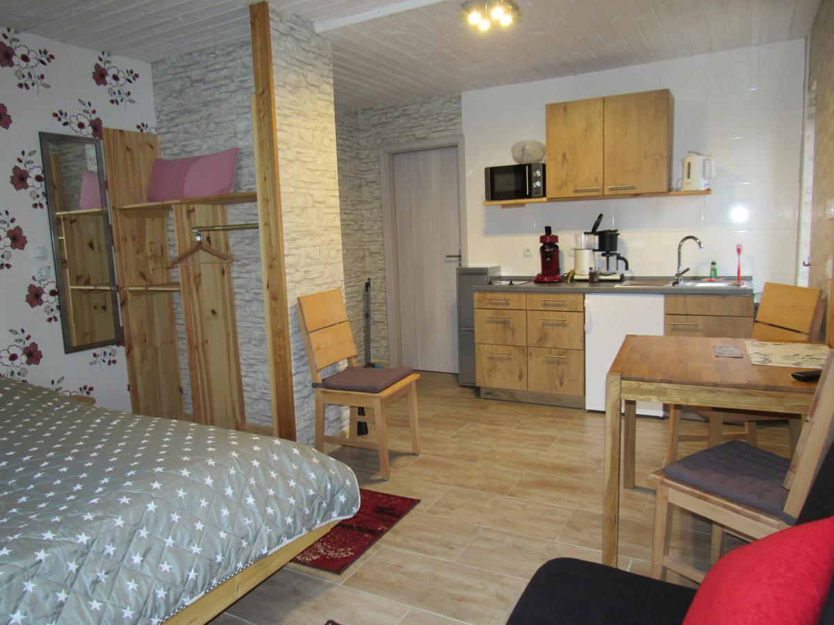 Ferienapartments Am Dorfplatz Langscheid  المظهر الخارجي الصورة